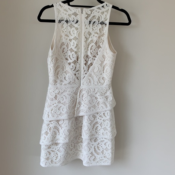 NEVER WORN BCBGMAXAZRIA white lace dress - Picture 2 of 4